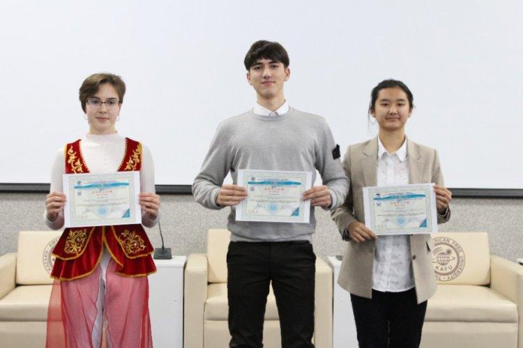 «Қазақстан: өткені, бүгіні, болашағы» атты аймақтық плакаттар байқауы/Региональный Конкурс Постеров «Казахстан: прошлое, настоящее, будущее», посвященный Дню Независимости Республики Казахстан.